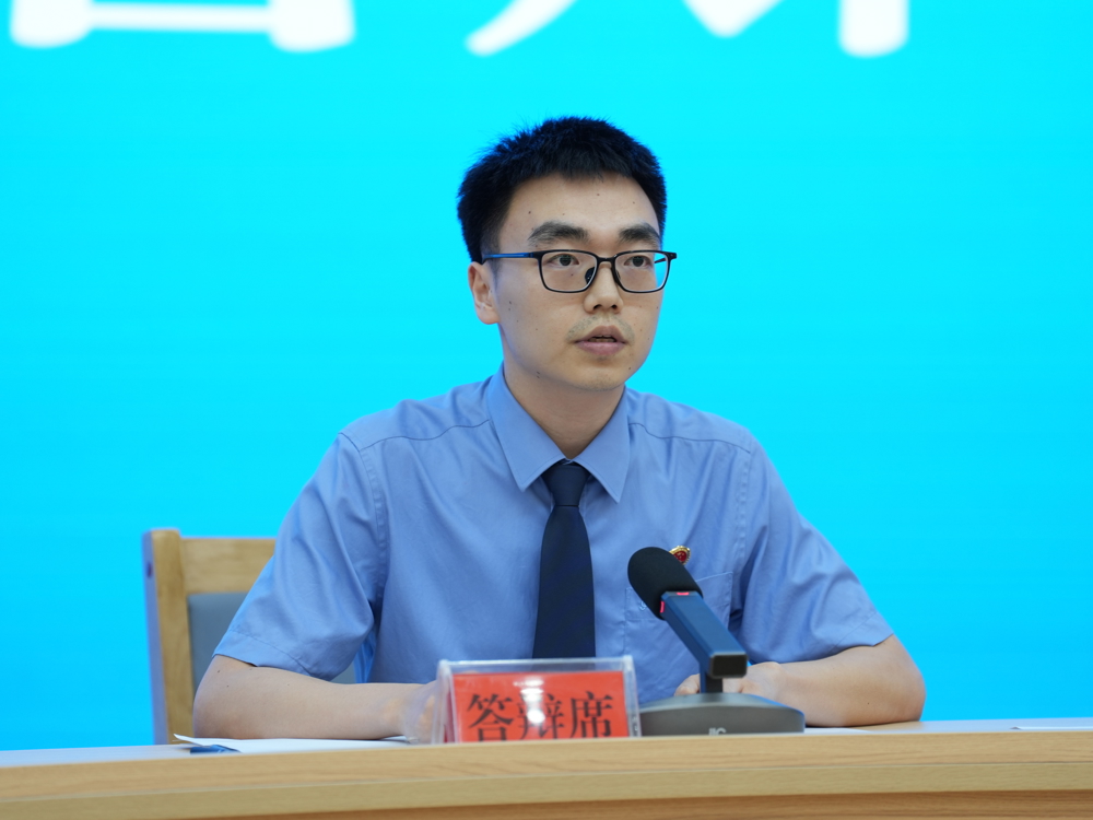 管钦文